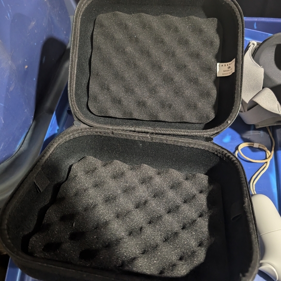 Oculus Go VR headset + case 32gb - Picture 13 of 16